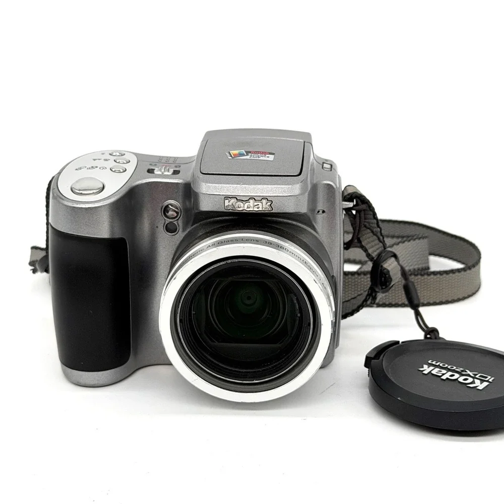 Kodak EasyShare Z740 Digital Camera 5.0MP 10x Optical Zoom Silver Retro Digicam